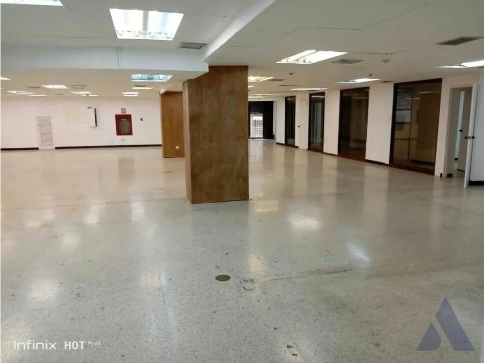 Alquilo local 800m2 La Urbina 5403 - 13