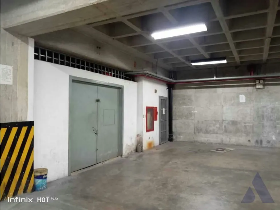 Alquilo local 800m2 La Urbina 5403 - 15