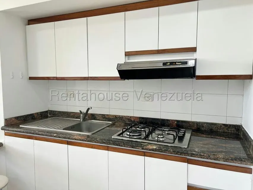Apartamento (1 Nivel) en Alquiler en El Bosque, Distrito Metropolitano - 4