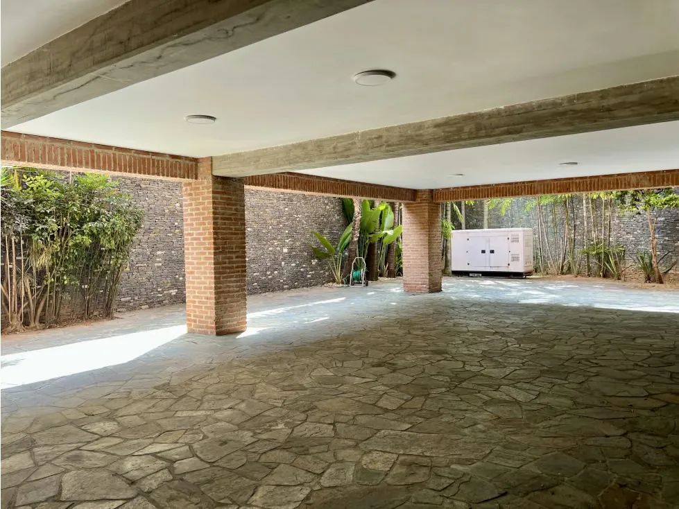 Se Vende casa 2.320MT c/1.073MT t/6h+2s/8b+3s/8p/Los Chorros/4945 - 24
