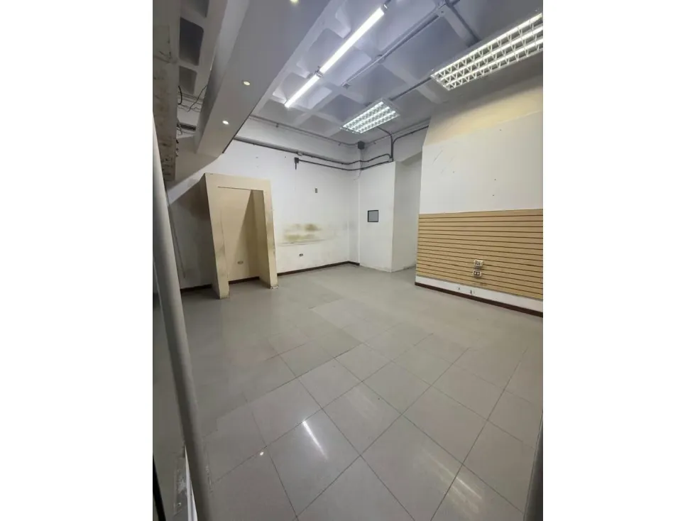 Local en venta o alquiler 53m², Av. ppal del Valle - 5