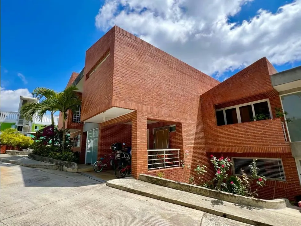 Se Vende Hermosa Villa 300m²-3H+1HS+5B+5P+1M-Loma Linda 9297 - 2