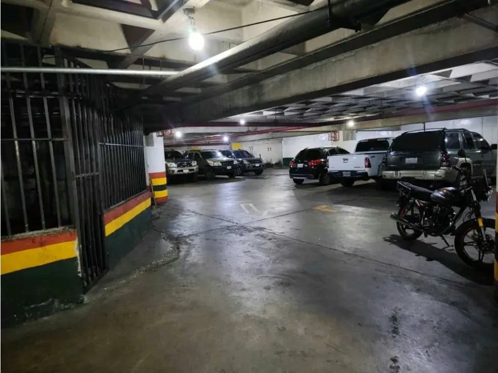 Se vende estacionamiento 1850m2 Catia 2782 - 9