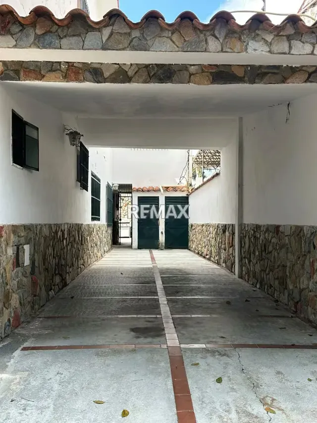 CASA EN VENTA PARA USO COMERCIAL O RESIDENCIAL EN LA TRIGALEÑA - 5