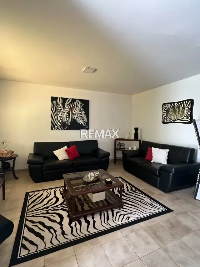 CASA EN VENTA PARA USO COMERCIAL O RESIDENCIAL EN LA TRIGALEÑA - 9