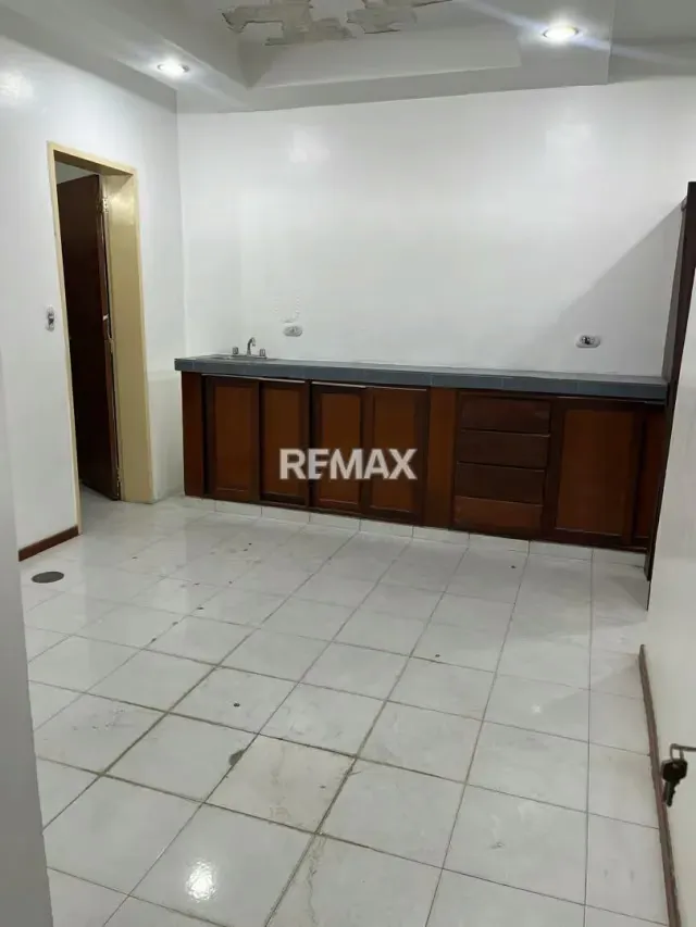 En venta local comercial sector centro Acarigua - 12