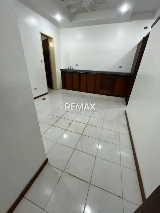 En venta local comercial sector centro Acarigua - 13