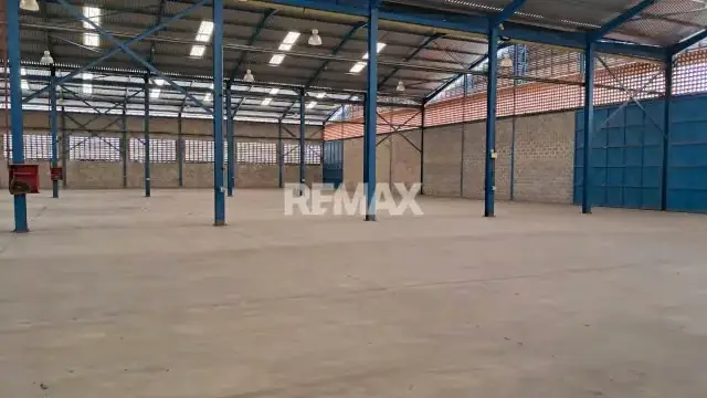 ALQUILER GALPÓN INDUSTRIAL EN LOS GUAYOS – GALPÓN DE 3.000 m²