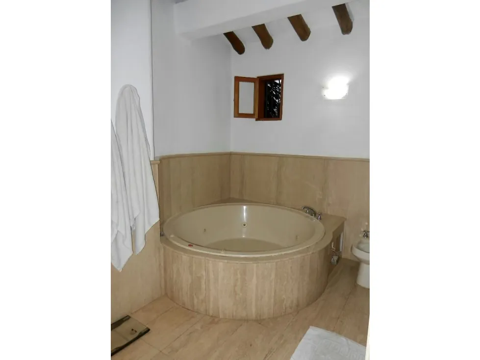 Se vende casa 480m2 4h/6b/6p La Lagunita 2121 - 11