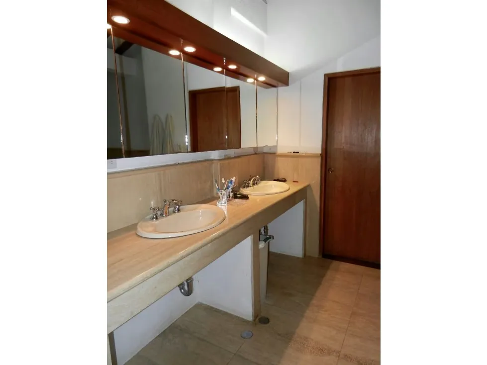 Se vende casa 480m2 4h/6b/6p La Lagunita 2121 - 12