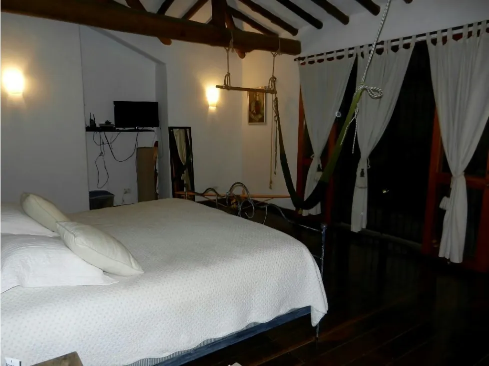 Se vende casa 480m2 4h/6b/6p La Lagunita 2121 - 8