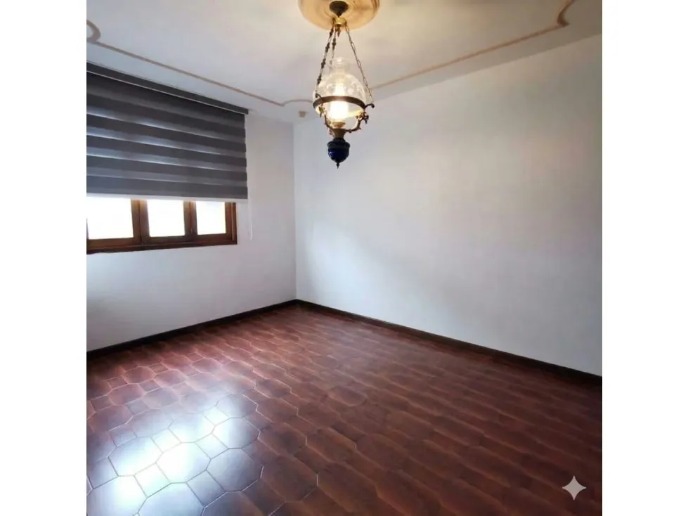 Vendo Casona LA LAGUNITA $850.000 calle cerrada. Actualizar - 9