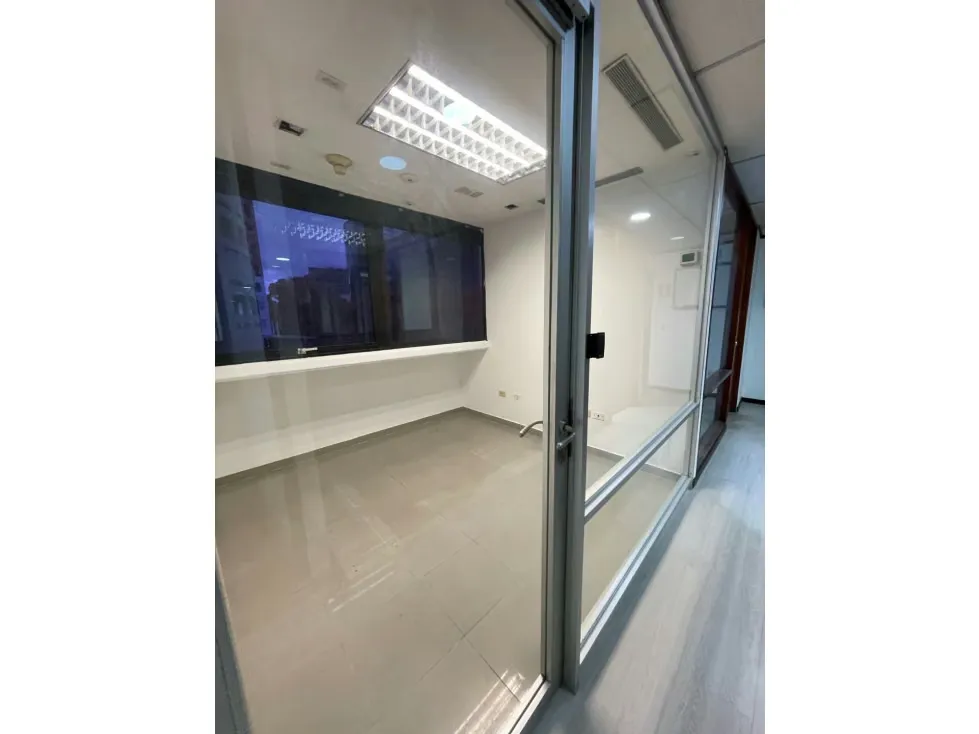 Se vende/alquila oficina 206m2 El Rosal 1398 - 10