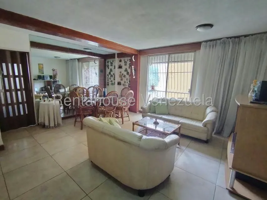 Apartamento (1 Nivel) en Venta en Caricuao, Distrito Metropolitano - 2