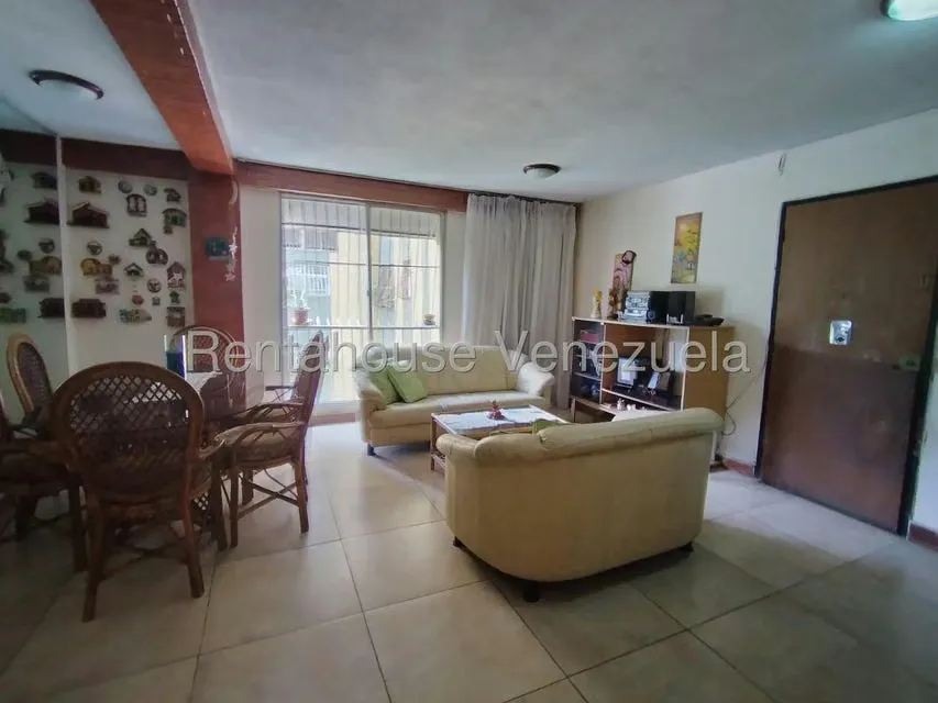 Apartamento (1 Nivel) en Venta en Caricuao, Distrito Metropolitano - 3