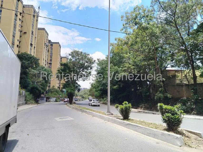 Apartamento (1 Nivel) en Venta en Caricuao, Distrito Metropolitano - 33