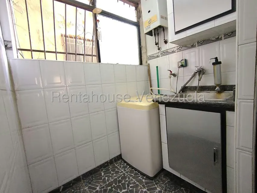 Apartamento (1 Nivel) en Venta en Caricuao, Distrito Metropolitano - 7