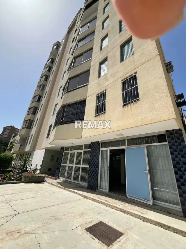 Vendo Local Comercial en Terrazas de Los Nísperos a Pie de Calle - 2