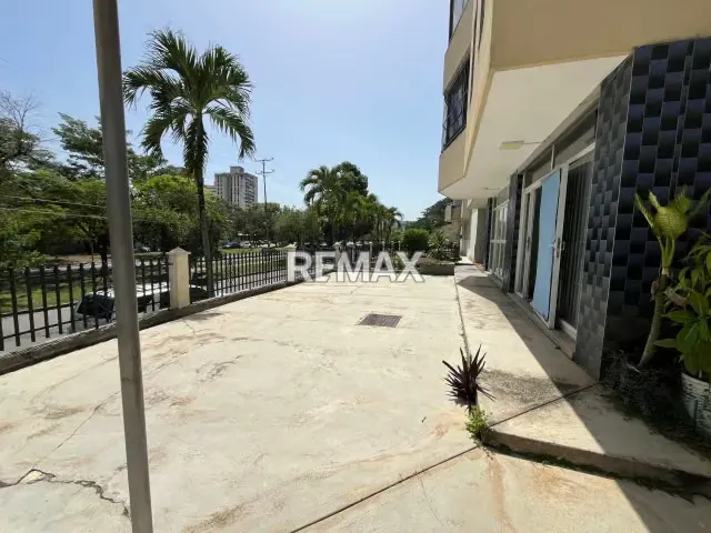 Vendo Local Comercial en Terrazas de Los Nísperos a Pie de Calle - 6
