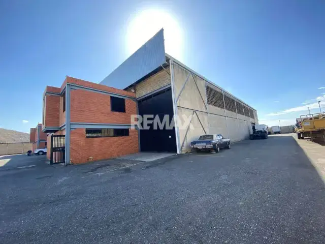 EN VENTA GALPON INDUSTRIAL UBICADO EN LOS GUAYOS
