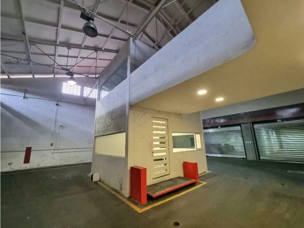 En venta terreno c/ galpones y estacion de gasolina 2500m2 Chacao 4367 - 3