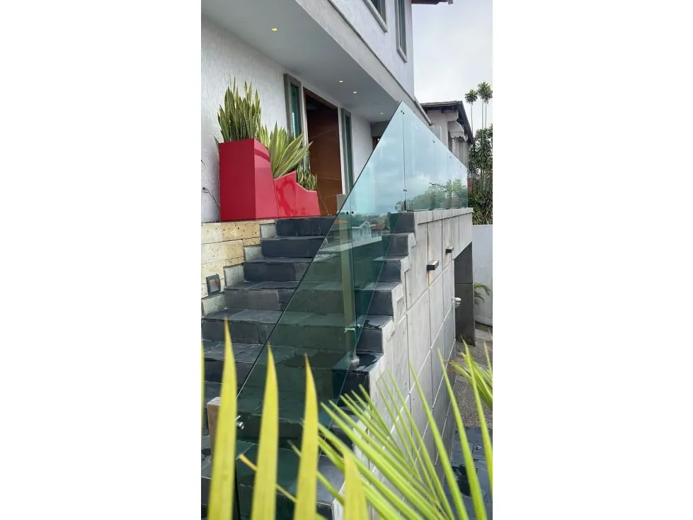CASA EN VENTA EN LOS NARANJOS 500m2 7h+s/6b+s/3p - 22