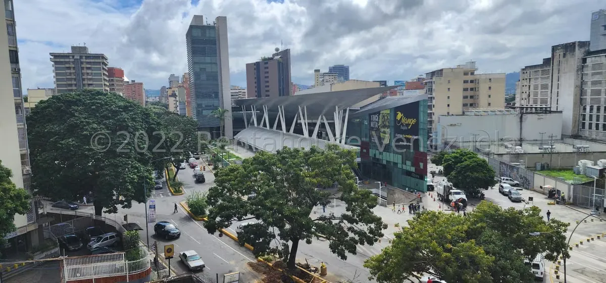 Oficina en Venta en Los Dos Caminos, Distrito Metropolitano - 26