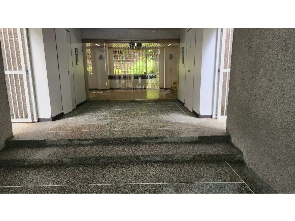 Venta PH dúplex.295m2 5H+S/3B+S/2E terraza Las Esmeraldas - 2