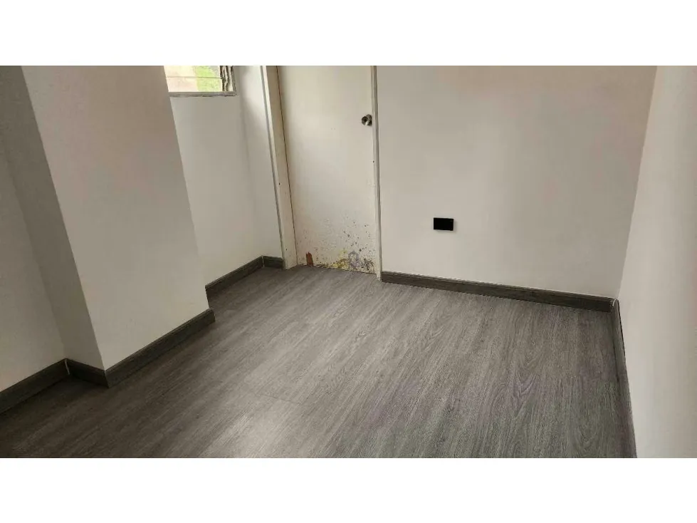 Venta PH dúplex.295m2 5H+S/3B+S/2E terraza Las Esmeraldas - 9