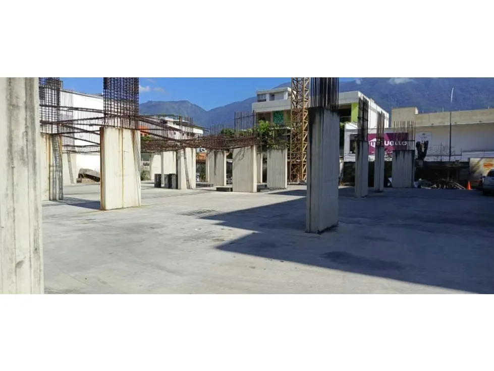 Vendo local 6000m2 Las Mercedes 5627 - 8