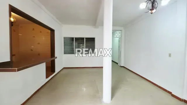 En Alquiler Amplio Apto en Las delicias (detras del Círculo Militar) - 7