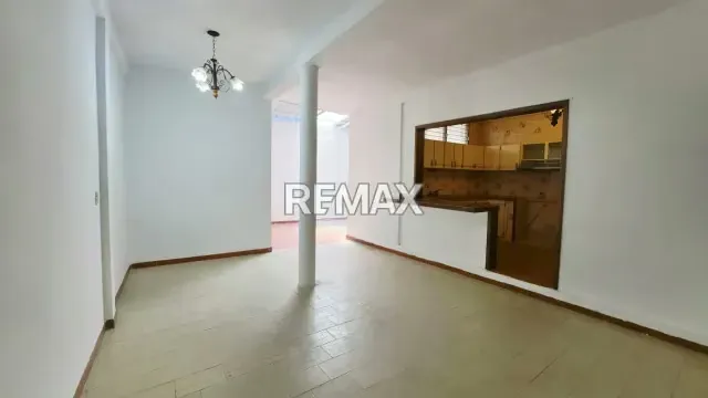 En Alquiler Amplio Apto en Las delicias (detras del Círculo Militar) - 9