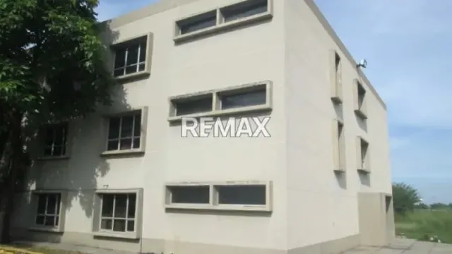 Edificio en Venta en plena Av. Henry Ford - 6