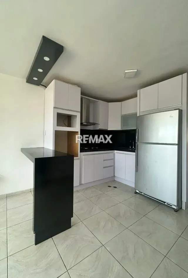 APARTAMENTO EN VENTA URBANIZACION LA COLINA - 4