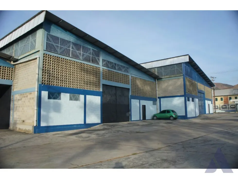 Se vende galpón 840m2 La Mora II-La Victoria 5924