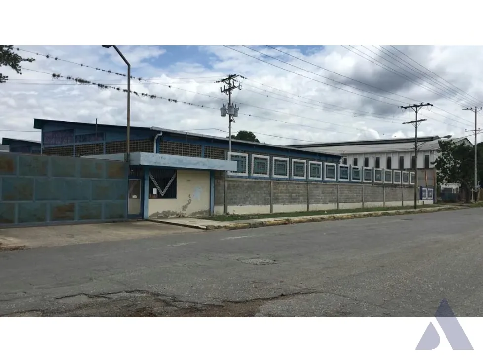 Se vende galpón 840m2 La Mora II-La Victoria 5924 - 2