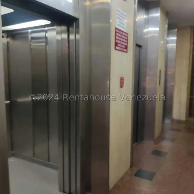 Oficina en Venta en Parroquia Altagracia, Distrito Metropolitano - 3