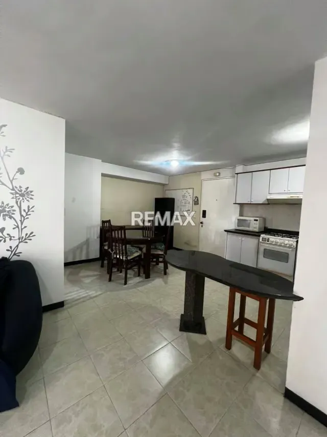 Apartamento Amoblado en Venta Res. Solano - 3
