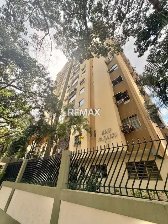 Apartamento en Venta en Valles de Camoruco Habitable Piso Alto Planta 50%