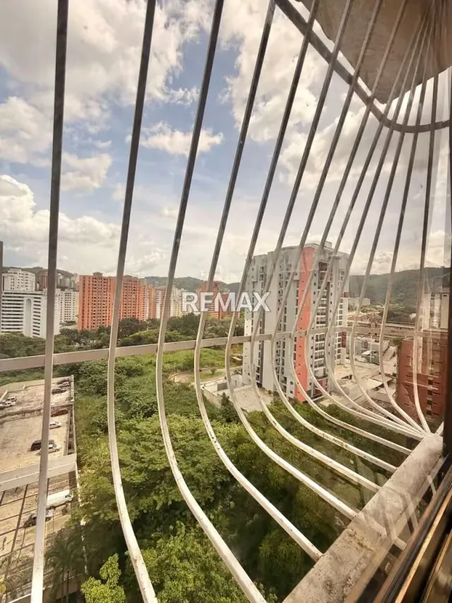 Apartamento en Venta en Valles de Camoruco Habitable Piso Alto Planta 50% - 3