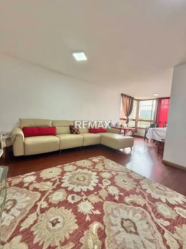 Apartamento en Venta en Valles de Camoruco Habitable Piso Alto Planta 50% - 10