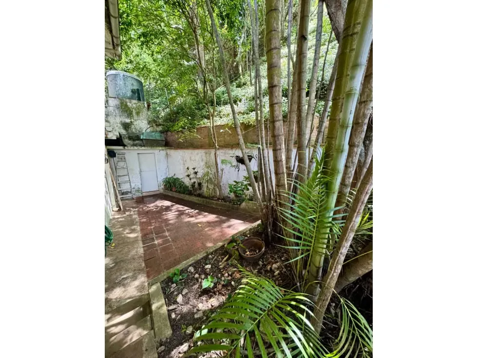 Vendo casa en calle cerrada 430m2 San Luis 9125 - 14