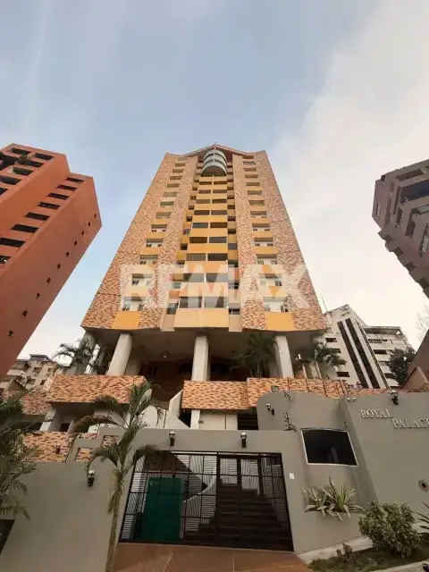 Apartamento Moderno en El Parral con Planta 100% y Pozo