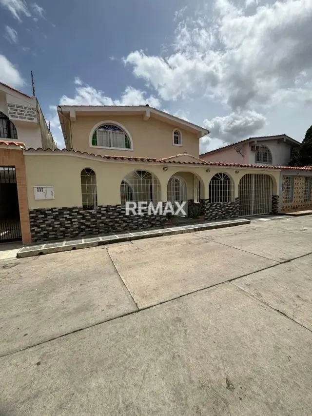 Venta de Hermosa Casa Quinta ubicada en Urbanización La Mora II, La Victoria. - 2