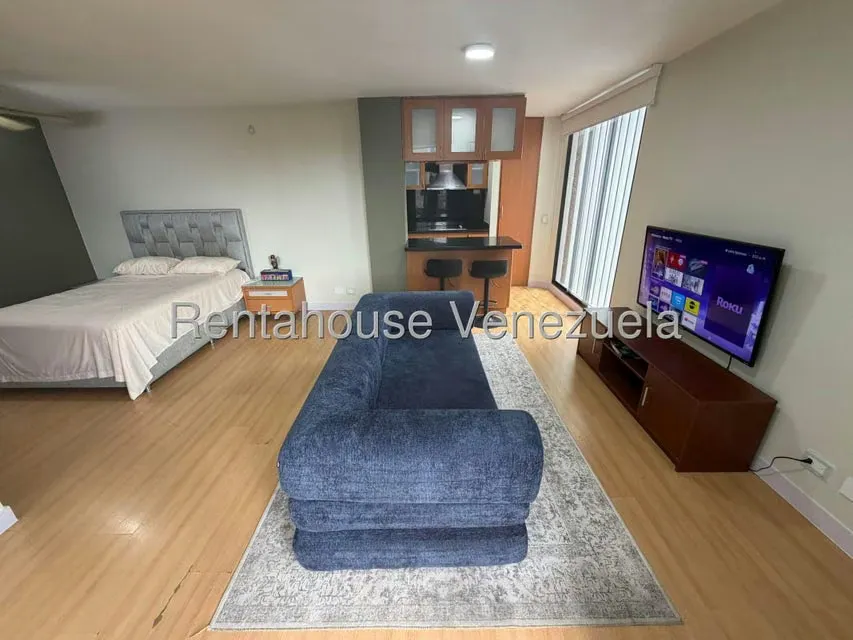 Apartamento (1 Nivel) en Alquiler en Lomas de Las Mercedes, Distrito Metropolitano - 4