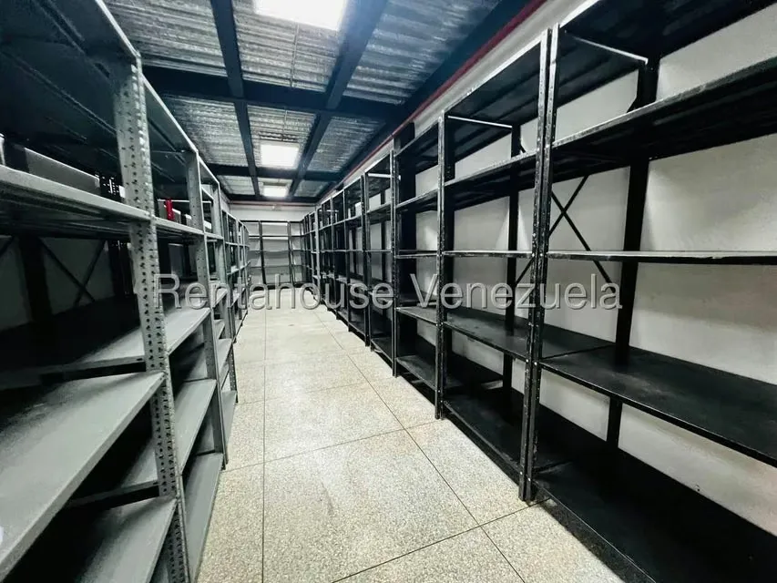 Local Comercial en Alquiler en Avenida Los Cedros, Aragua - 4
