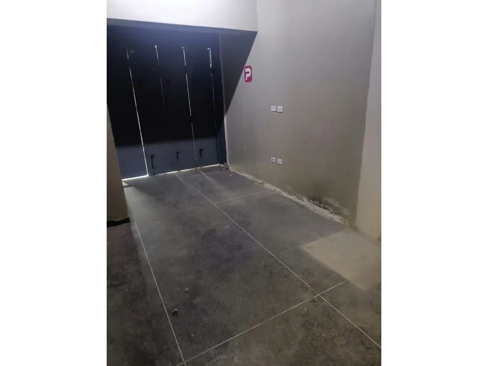 Local en alquiler 1000m², Av Lebrum - 12
