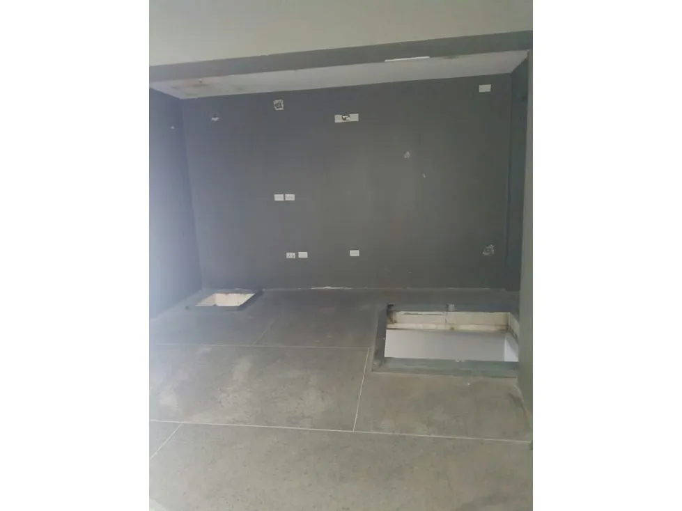Local en alquiler 1000m², Av Lebrum - 13