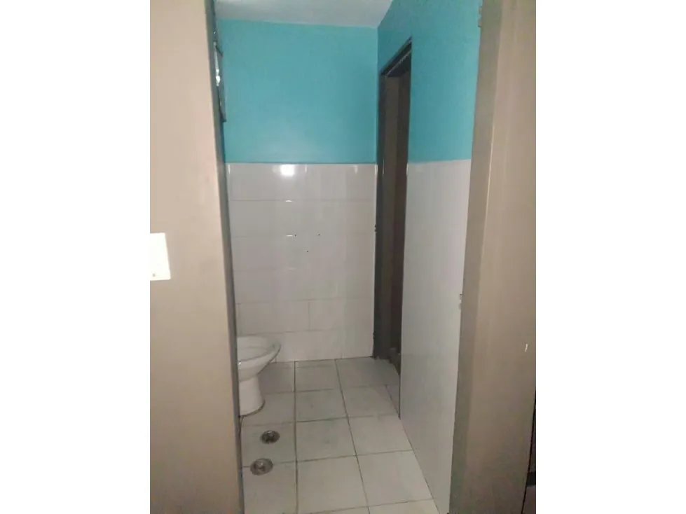 Local en alquiler 1000m², Av Lebrum - 14