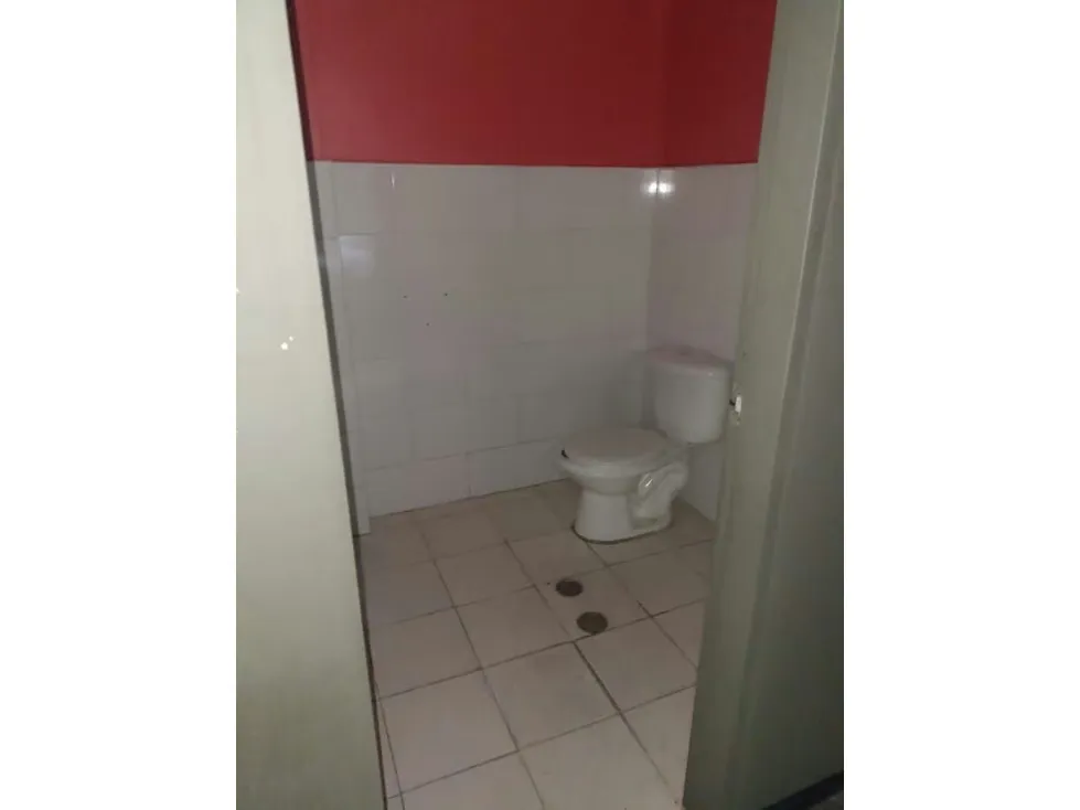 Local en alquiler 1000m², Av Lebrum - 16